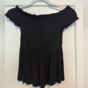 Off the shoulder cinched/ribbed top